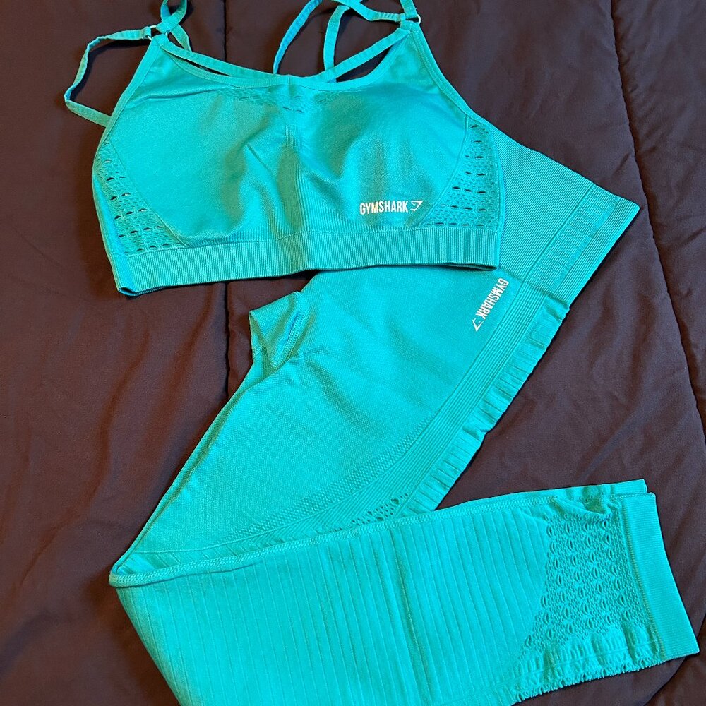 Gymshark Teal Seamless Sports Bra & Leggings Set Top is L leggings M